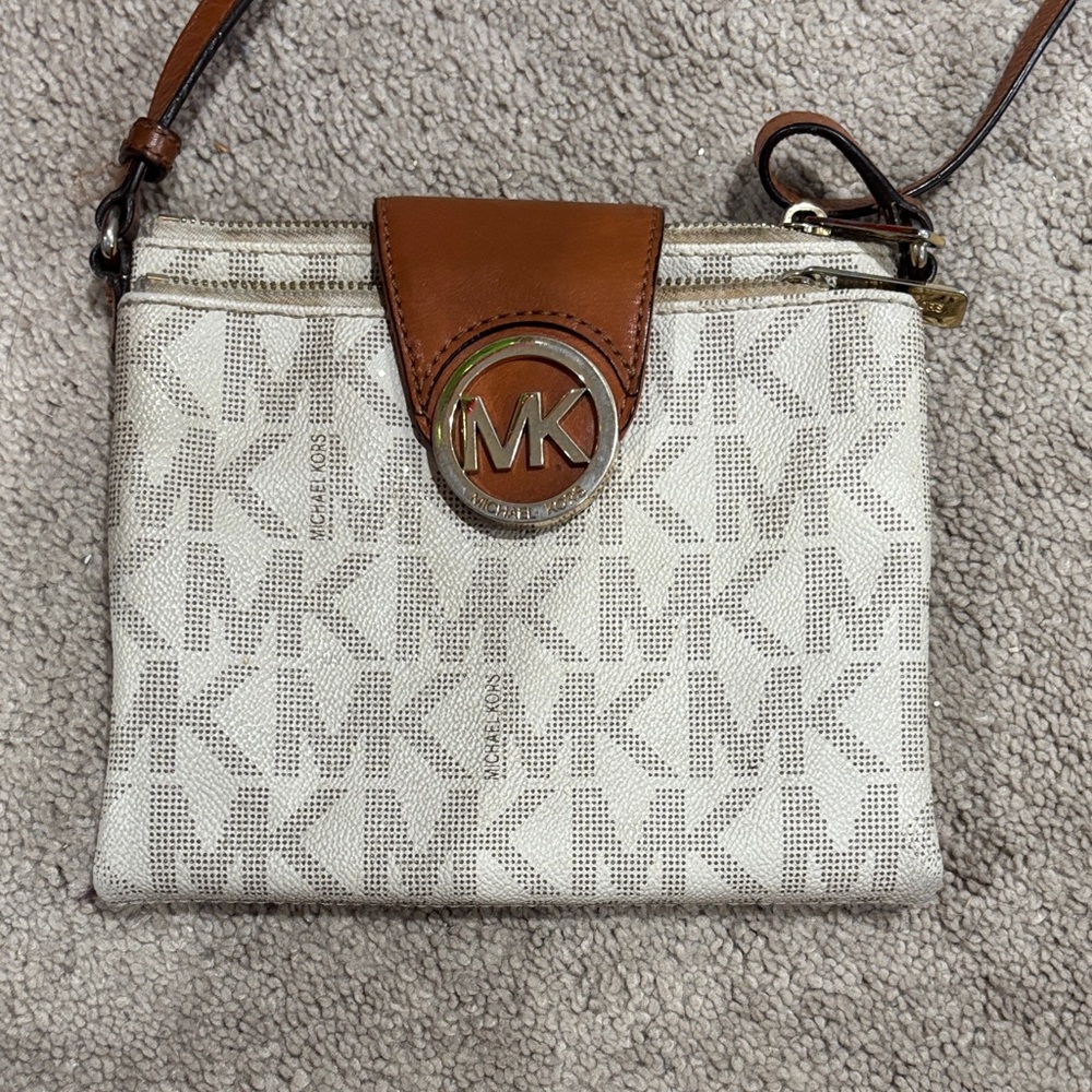 Michael Kors Cream and Tan Wristlet